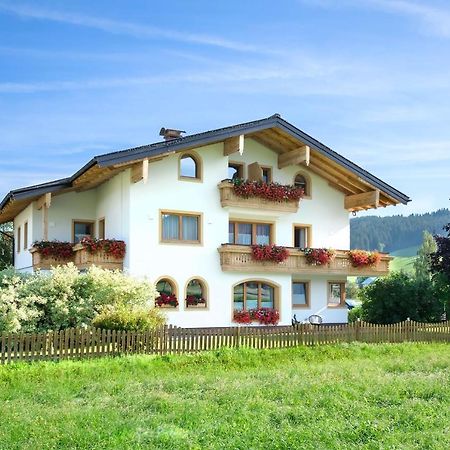 Appartement-Gaestehaus Ursula Flachau Exterior photo
