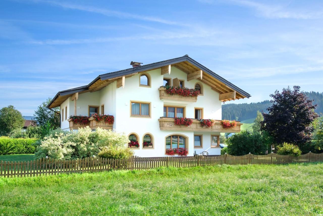 Appartement-Gaestehaus Ursula Flachau Exterior photo