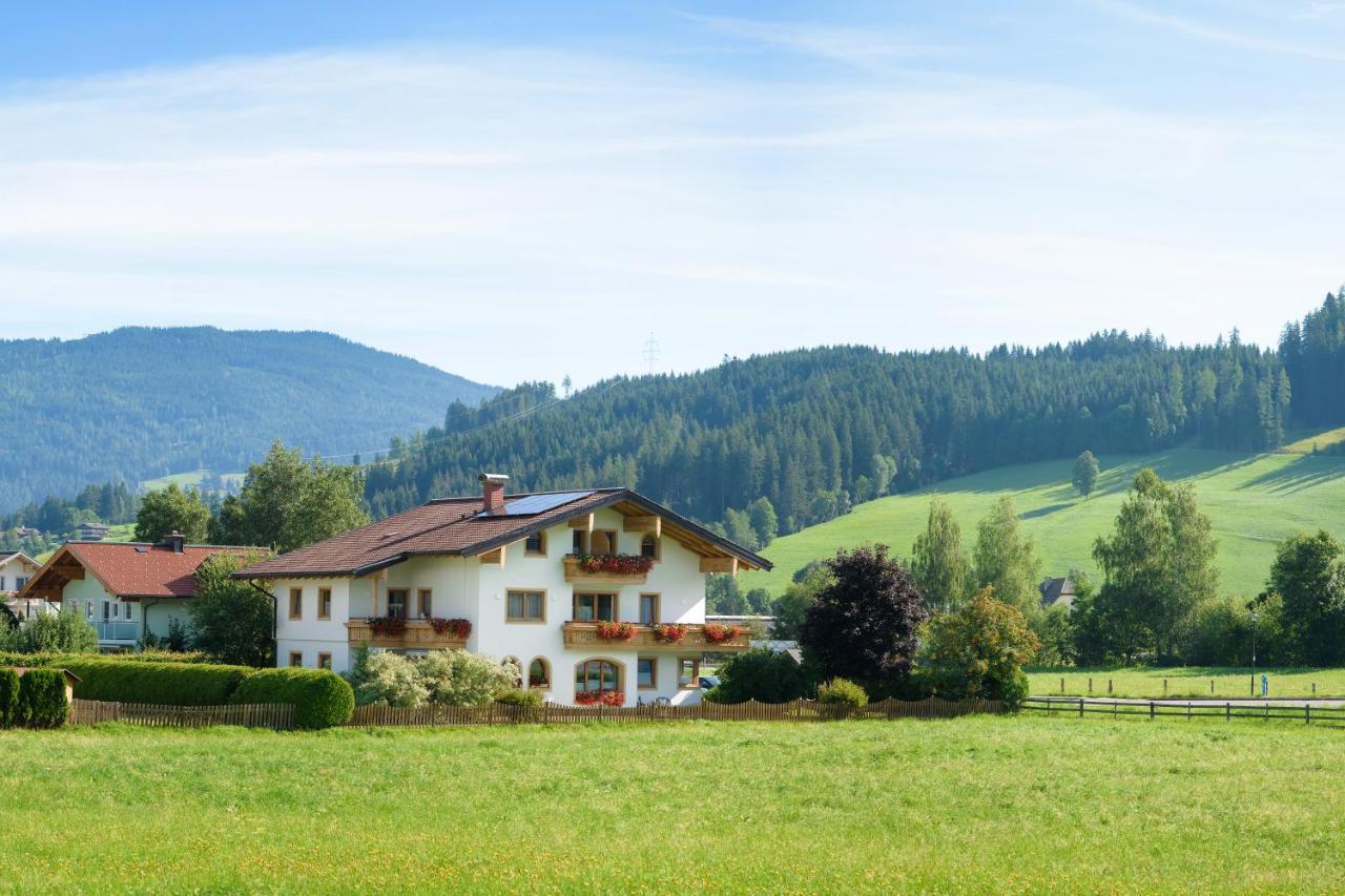 Appartement-Gaestehaus Ursula Flachau Exterior photo