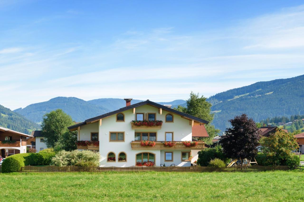 Appartement-Gaestehaus Ursula Flachau Exterior photo