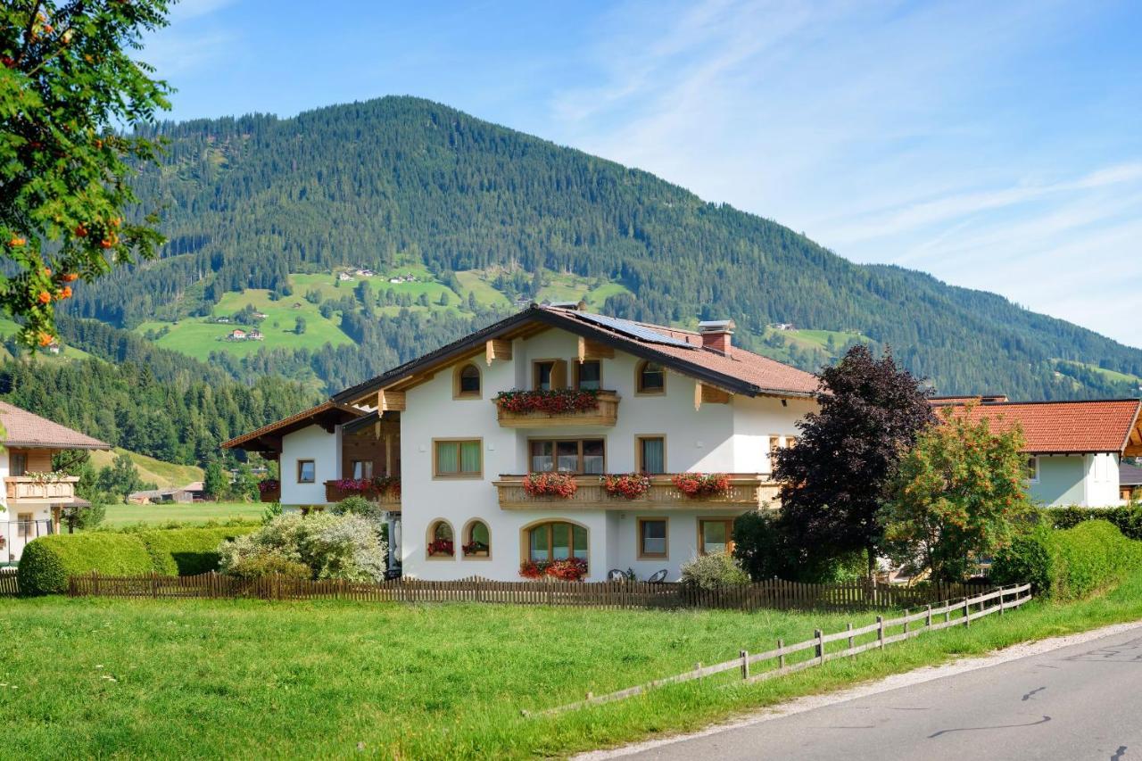 Appartement-Gaestehaus Ursula Flachau Exterior photo