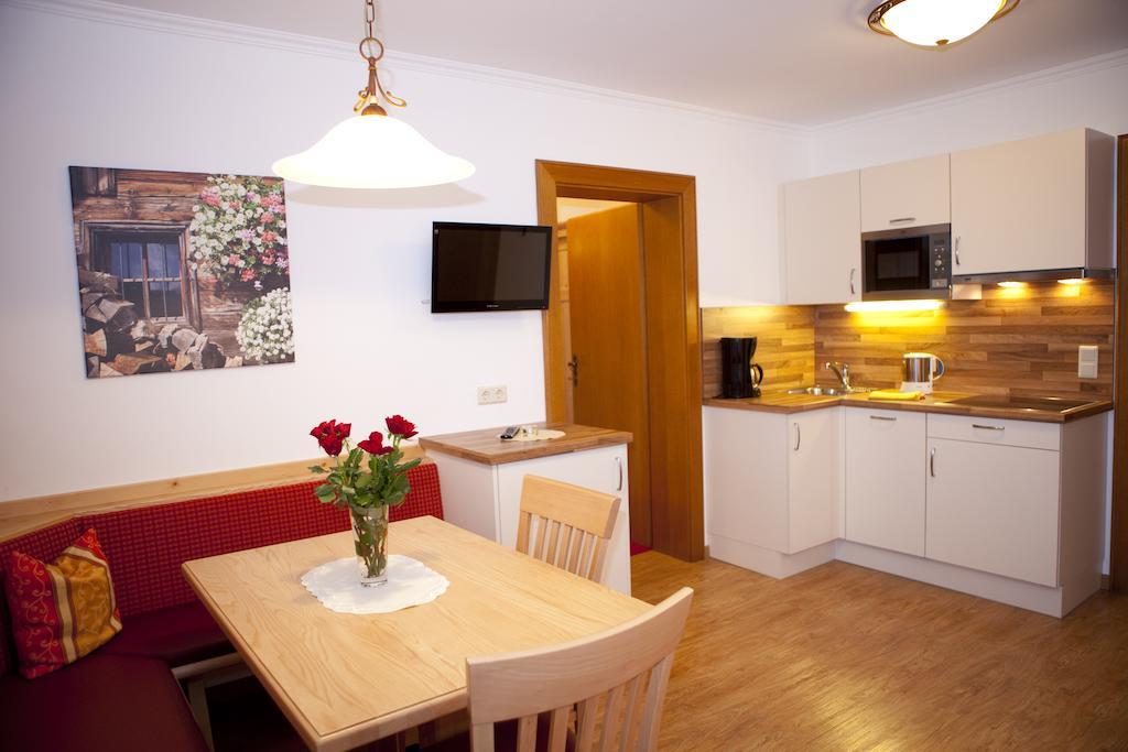 Appartement-Gaestehaus Ursula Flachau Room photo
